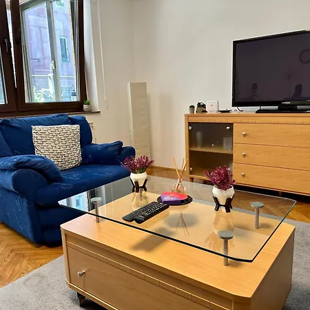By Expert Aria Center Daire *